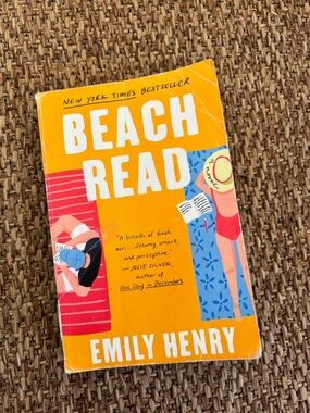 Beach Read paperback by Emily Henry
